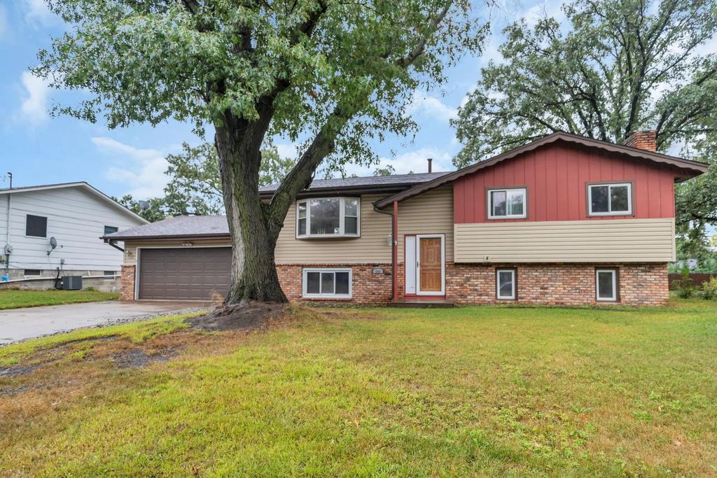 246 105th Avenue Nw, Coon Rapids