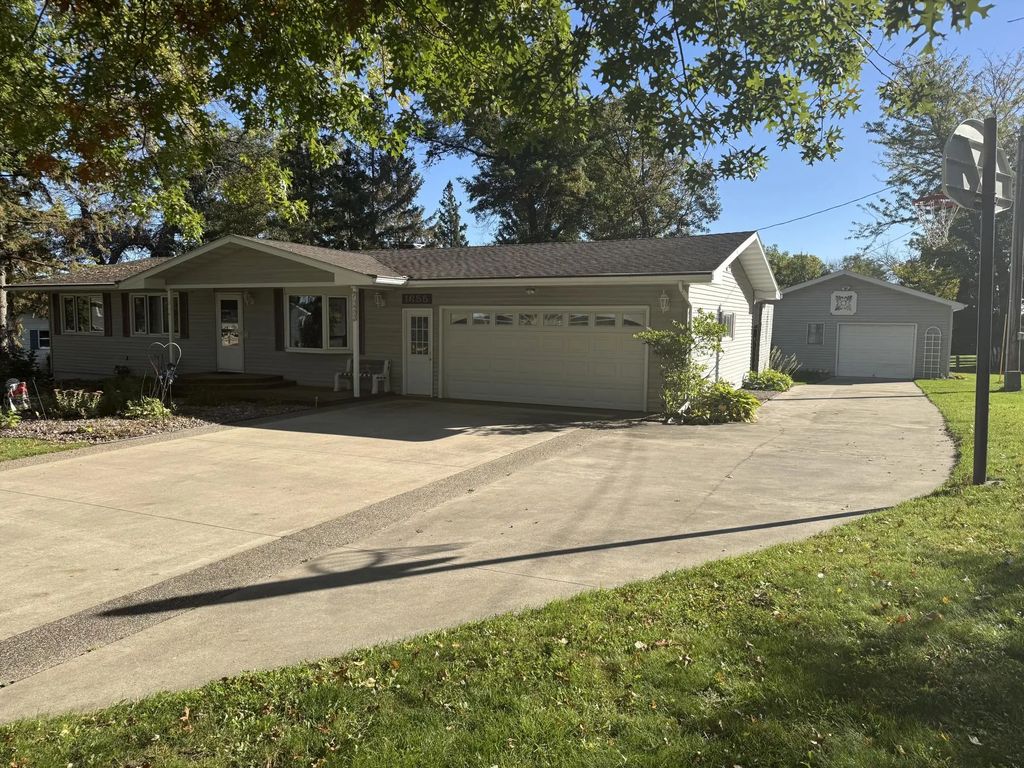 1655 Woodcrest Avenue, Owatonna