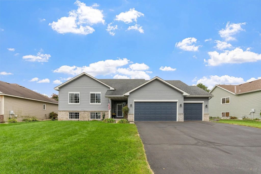 19383 Embers Avenue, Farmington