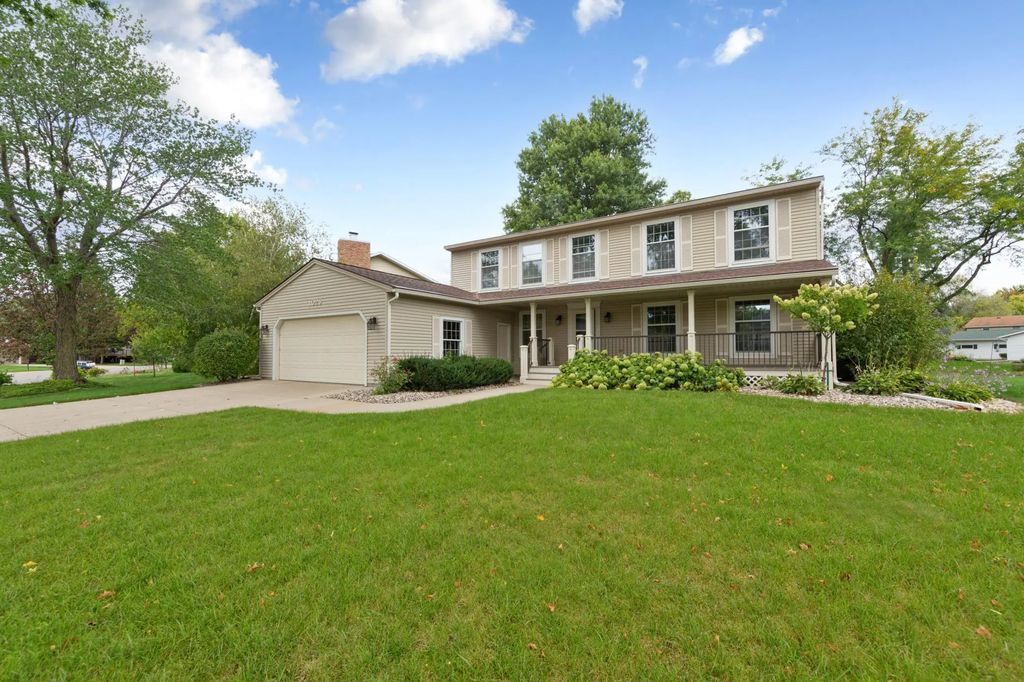 1029 Oak Terrace Drive, North Mankato