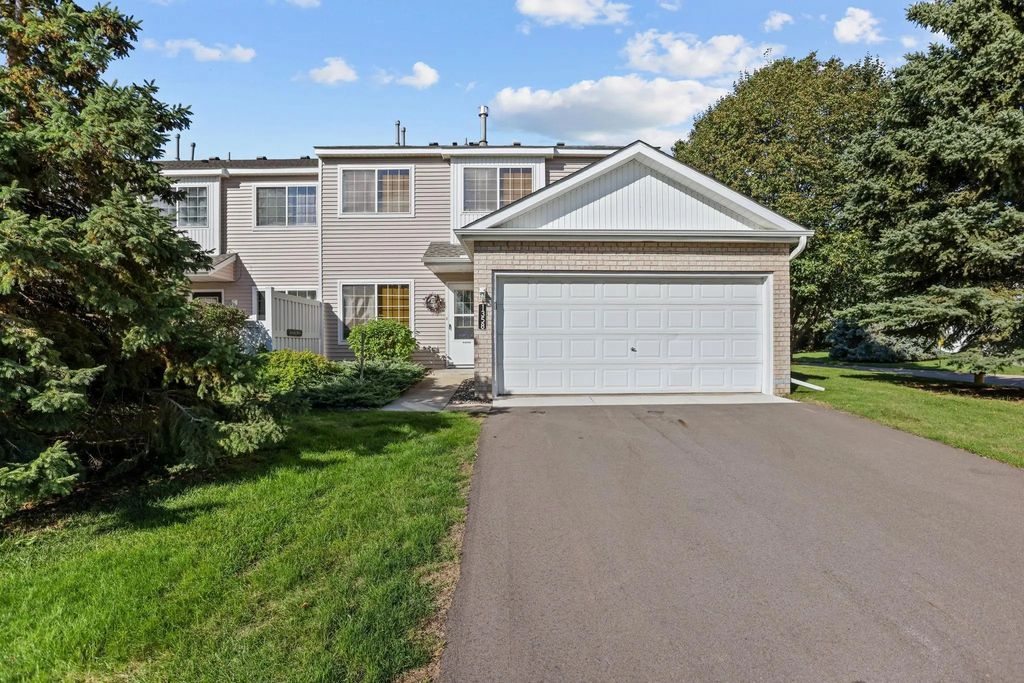 1358 Idlewood Way, Shakopee
