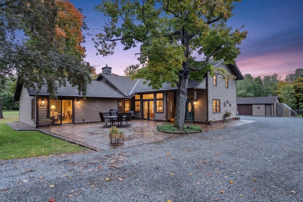 51540 State Highway 46, Squaw Lake