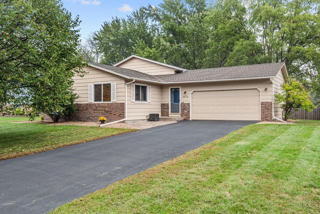 9612 Union Terrace Lane N, Maple Grove