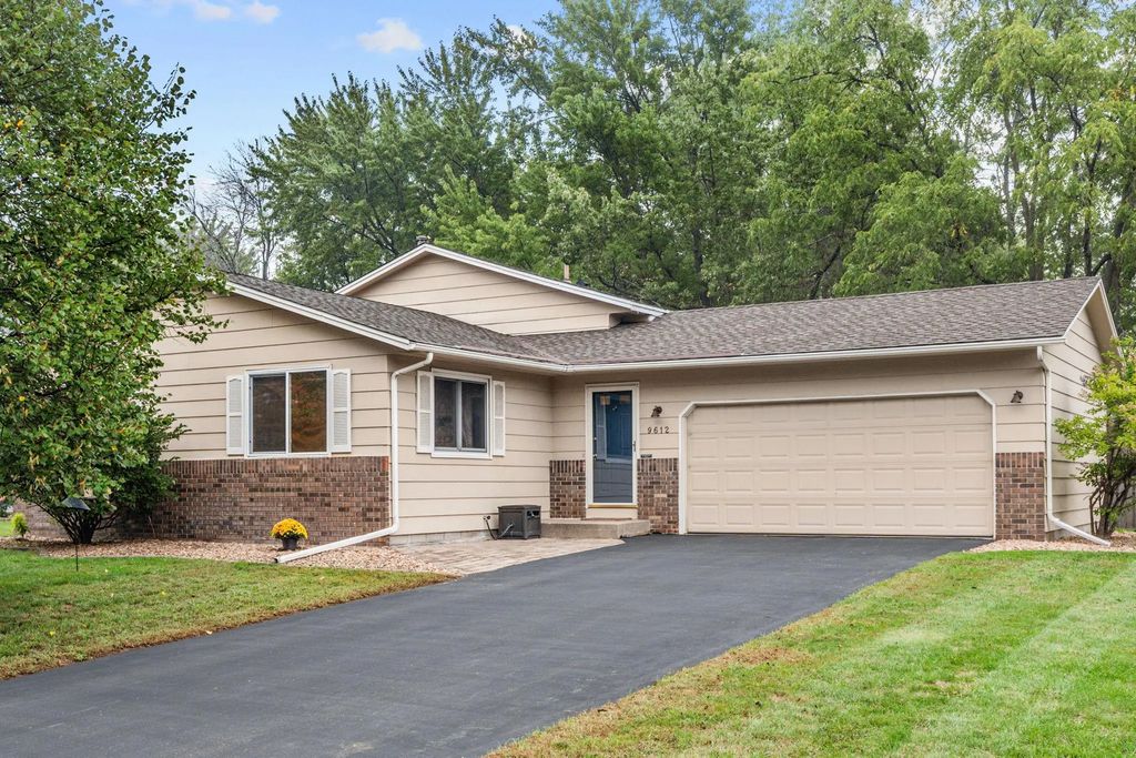 9612 Union Terrace Lane N, Maple Grove