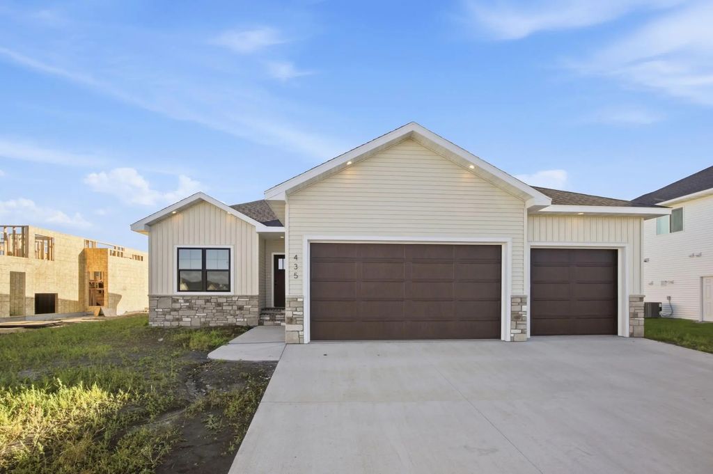 435 Goose Lane, Casselton