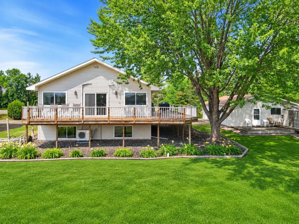 92254 E Frontage Road, Sturgeon Lake