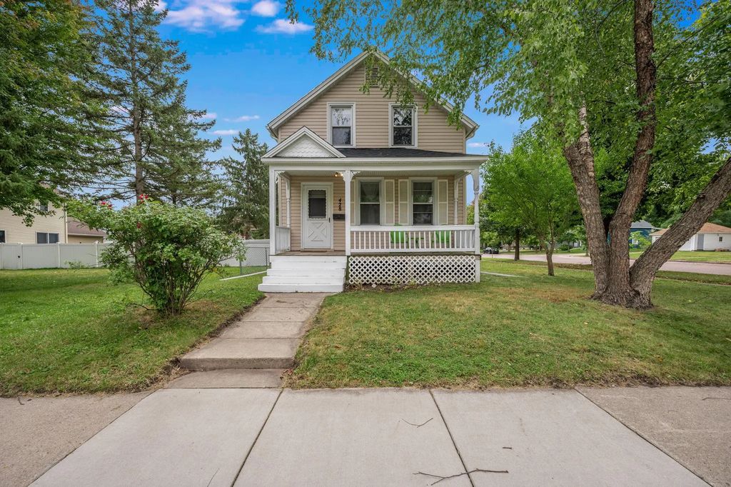 428 W Broadway Avenue, Saint Peter