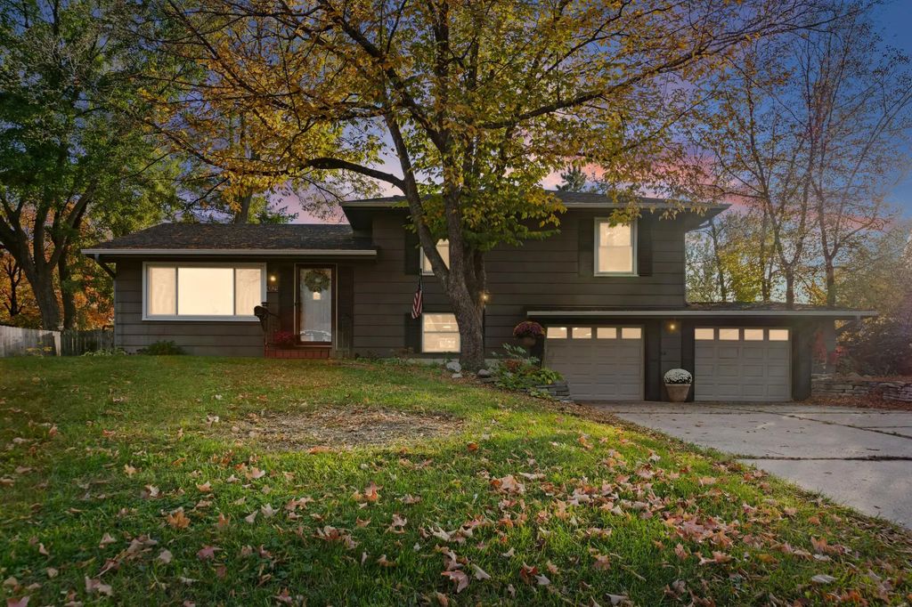 4625 Oxborough Lane, Bloomington