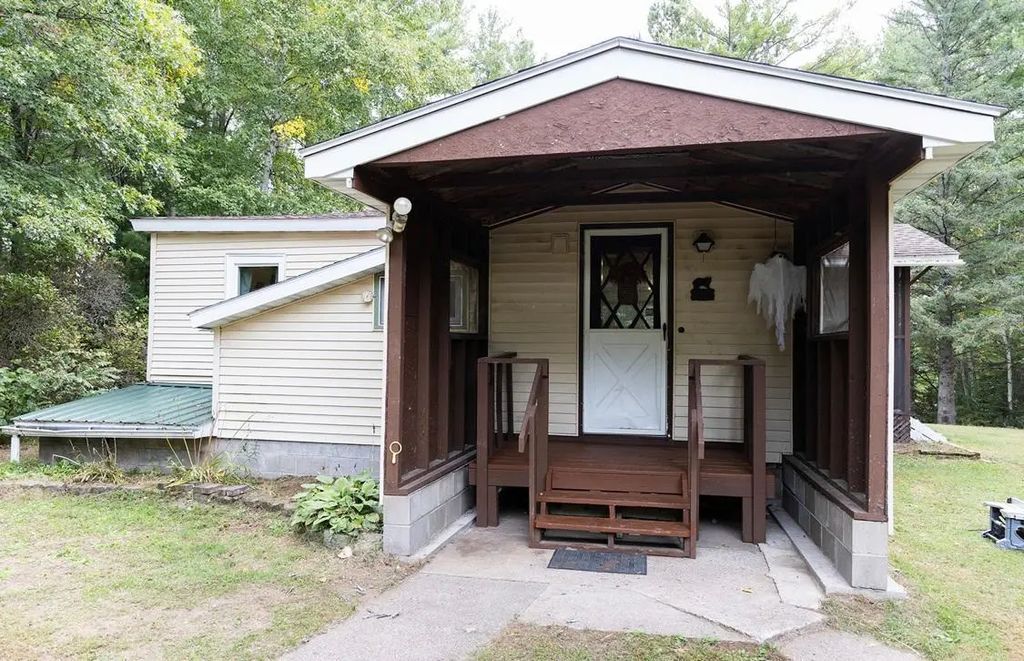 9107 E Beaupre Drive, Solon Springs