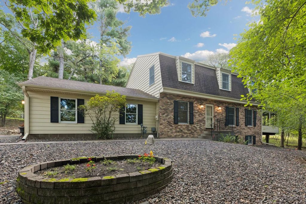 360 Quail Road, Dellwood
