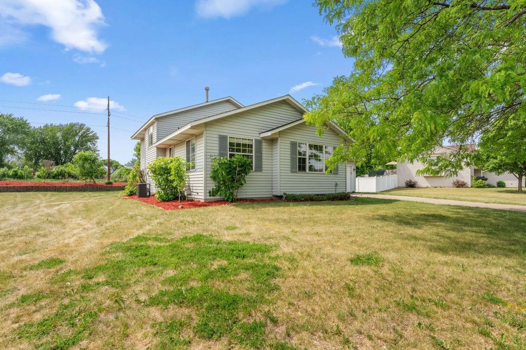 14739 Delmar Court, Rosemount