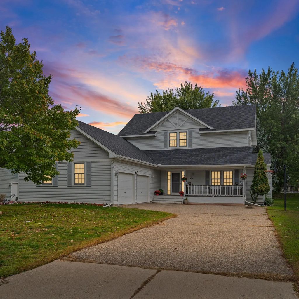 611 Bellvue Lane, Brooklyn Center