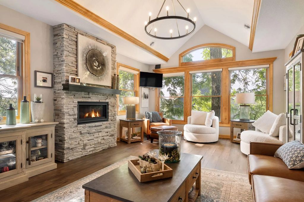 6480 Yosemite Lane, Excelsior