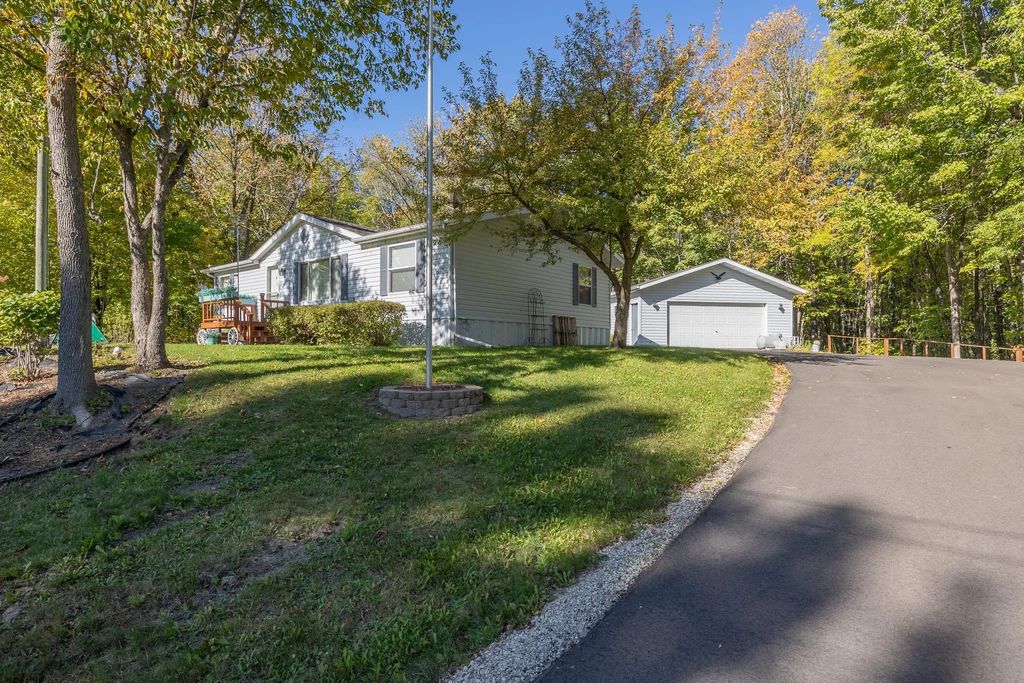 3323 State 84 Ne, Longville