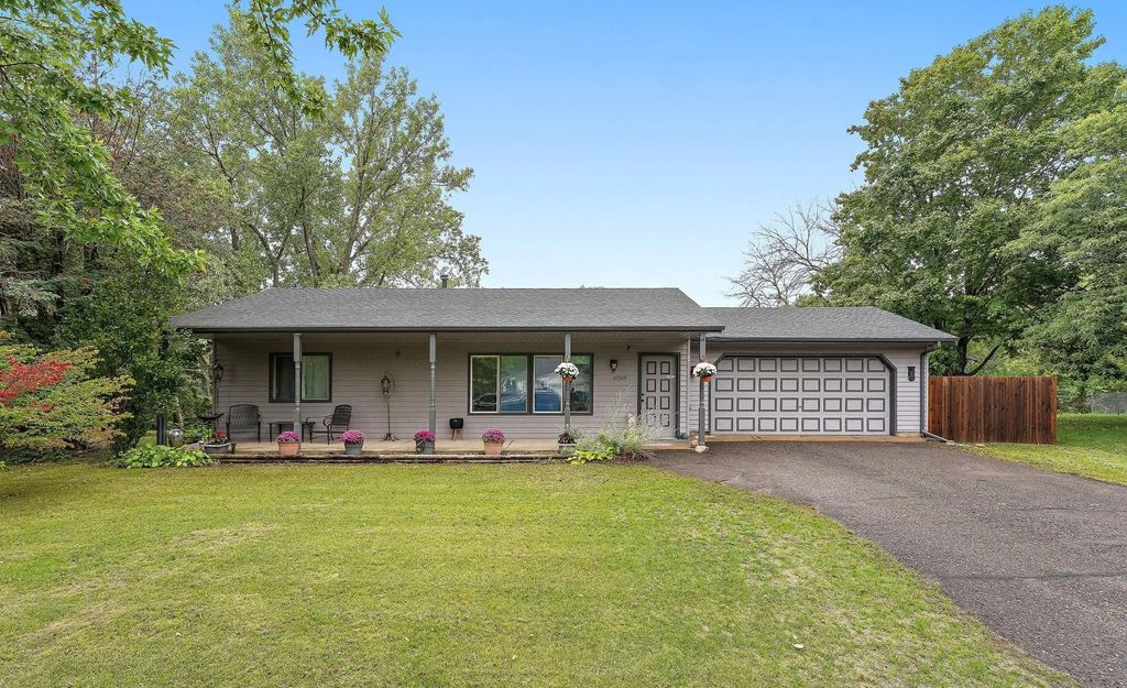 6768 Sherwood Circle, Woodbury