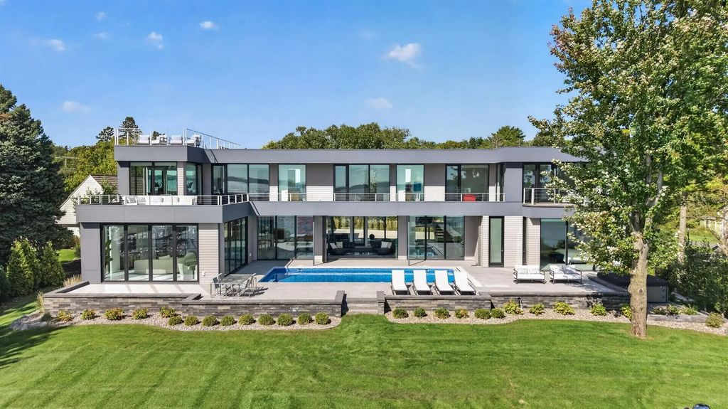 1225 Shoreline Drive, Wayzata