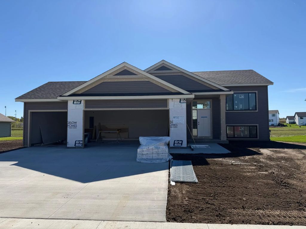 2219 Elk Run Drive Se, Pine Island
