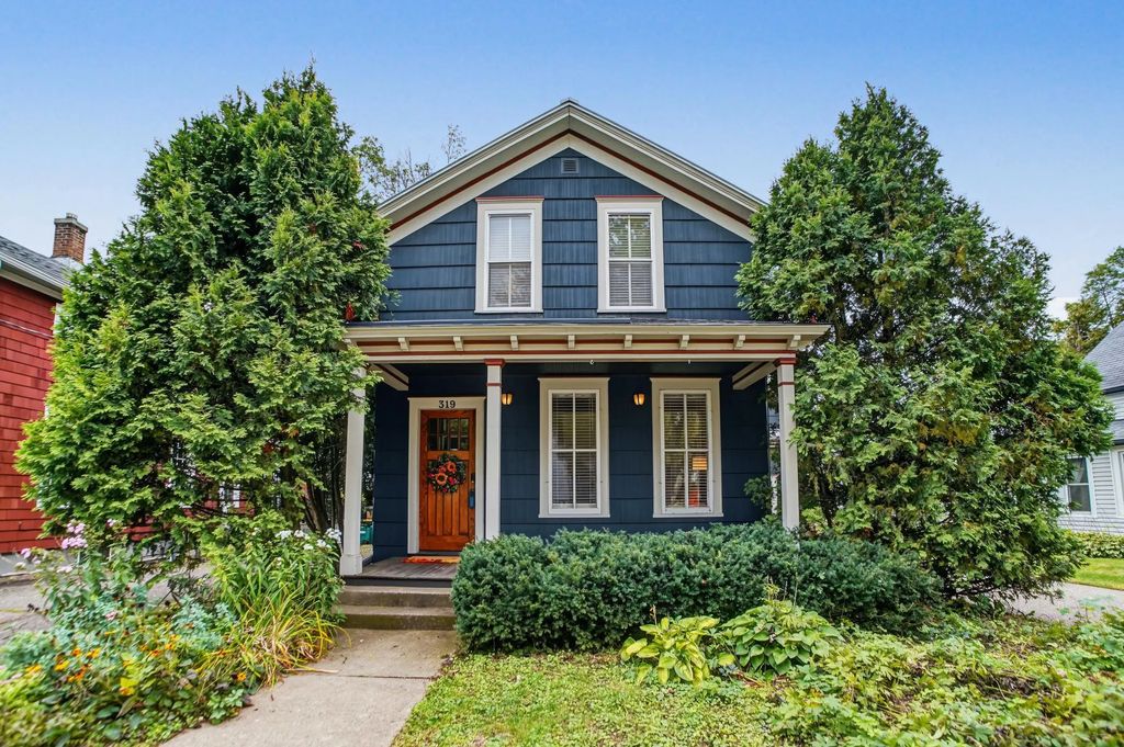 319 Maple Street W, Stillwater