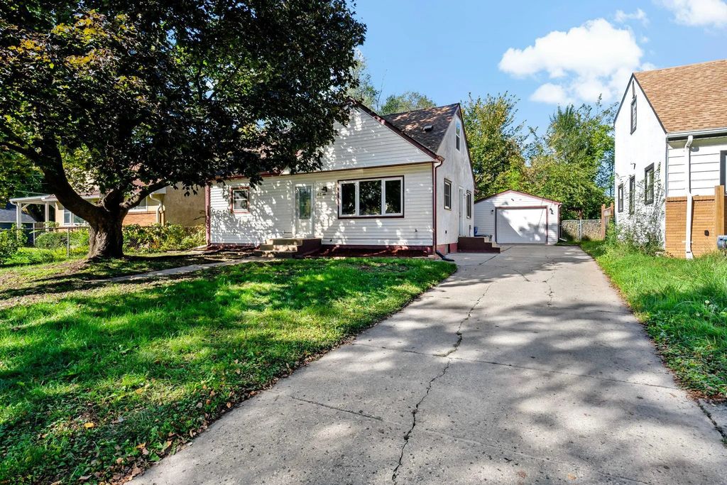 63 Iowa Avenue W, Saint Paul