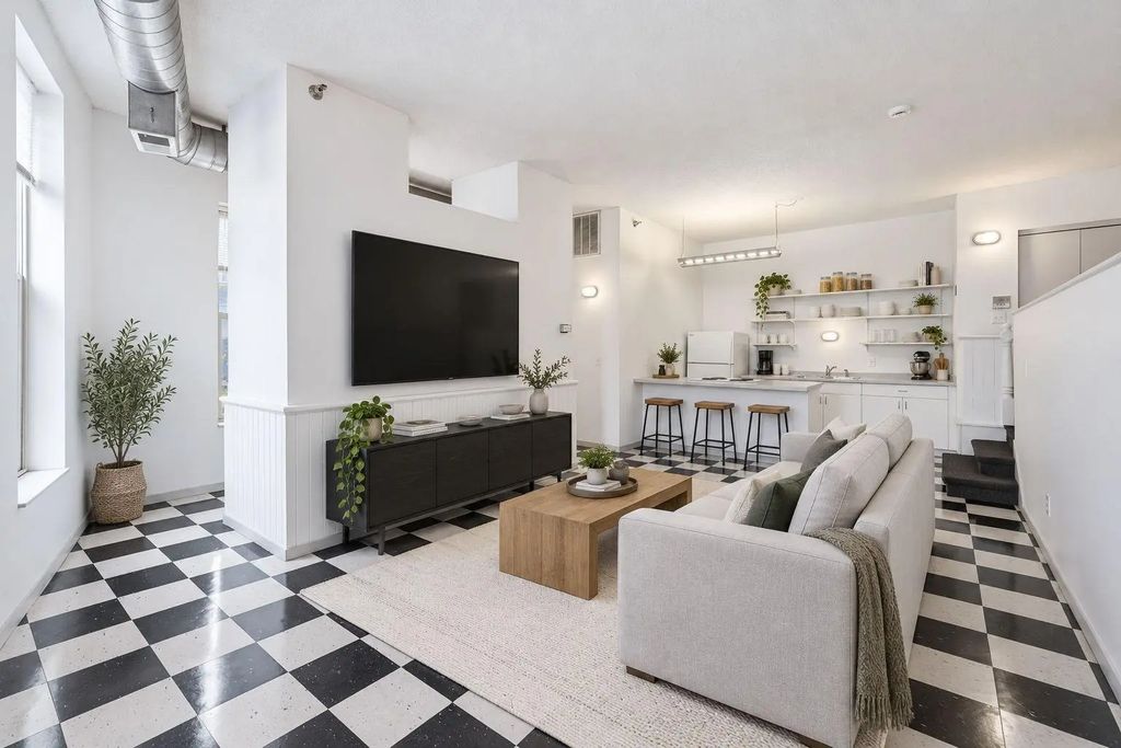 210 E Hennepin Ave 205, Minneapolis