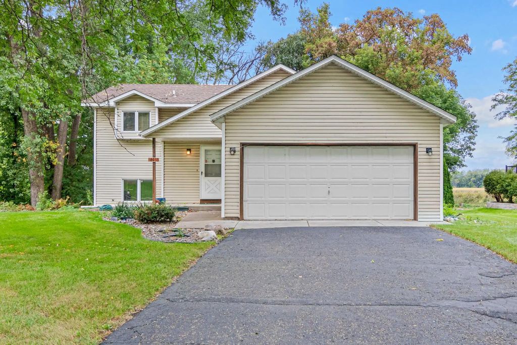 6933 Magda Drive, Maple Grove