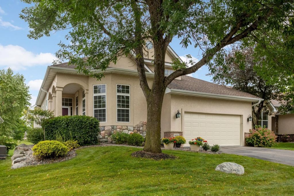 18519 Farmstead Circle, Eden Prairie