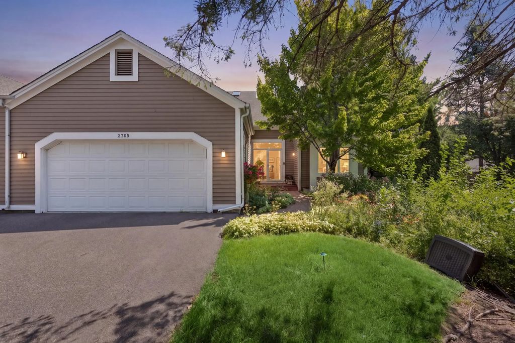 3705 Oakton Ridge, Hopkins