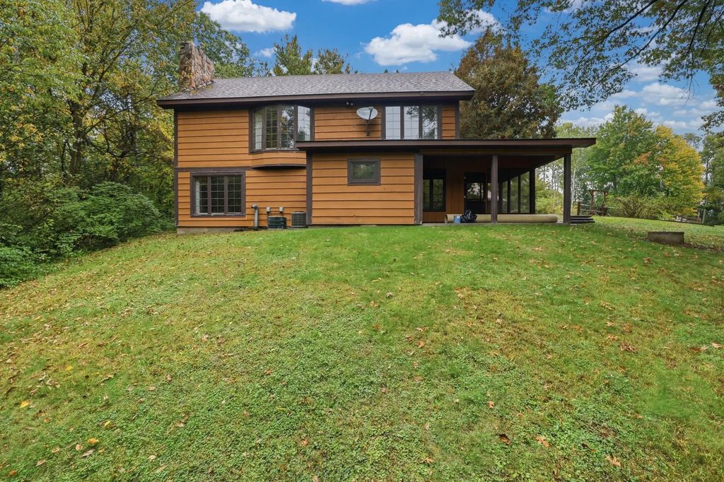 1448 90th Avenue, Amery