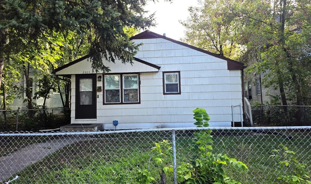 2806 Emerson Avenue N, Minneapolis