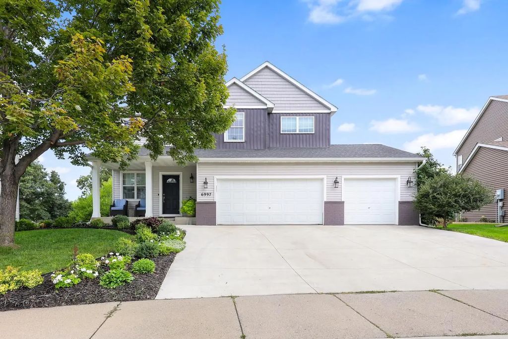 6997 Edington Circle, Shakopee