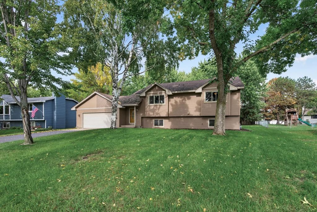 11012 Xylon Lane N, Champlin