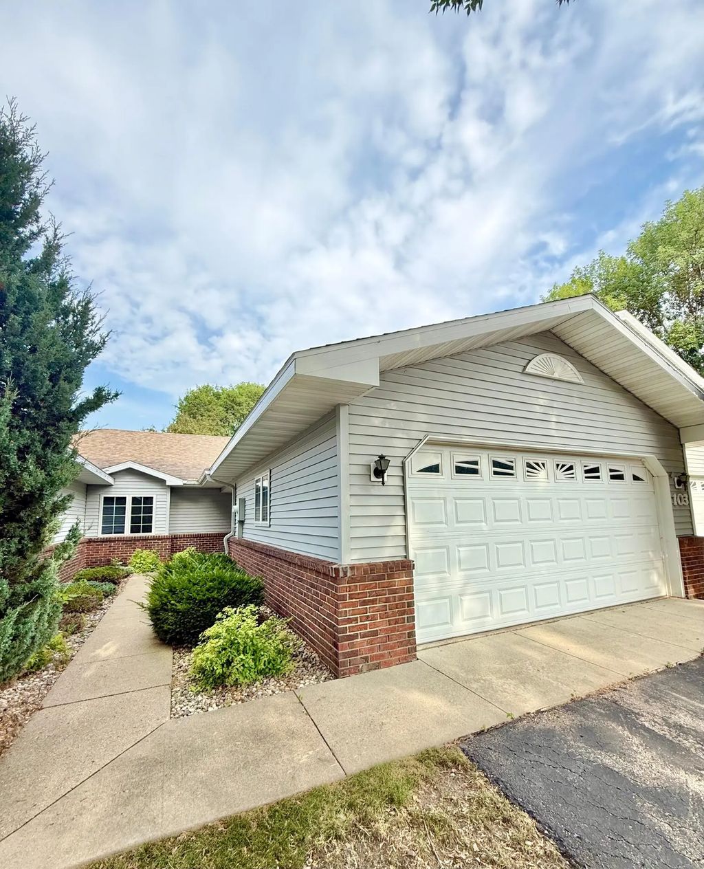 103 Raven Court, Mankato