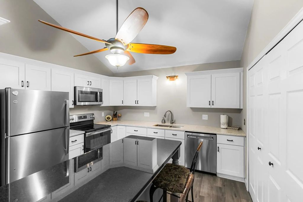3290 Greenbrier Street 3290c, Vadnais Heights