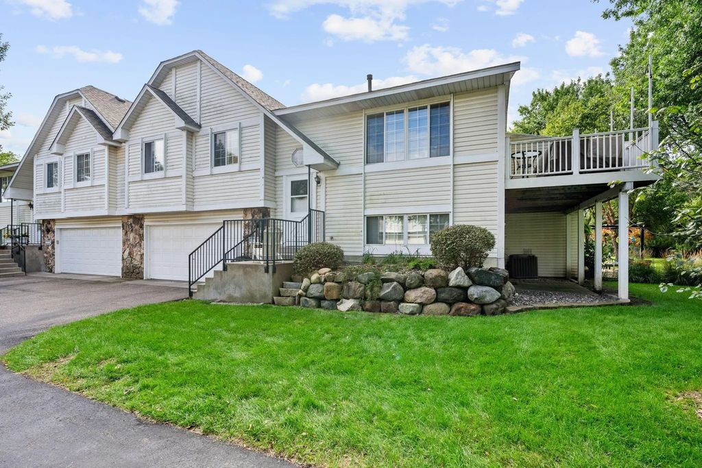 15813 Griffon Path, Apple Valley