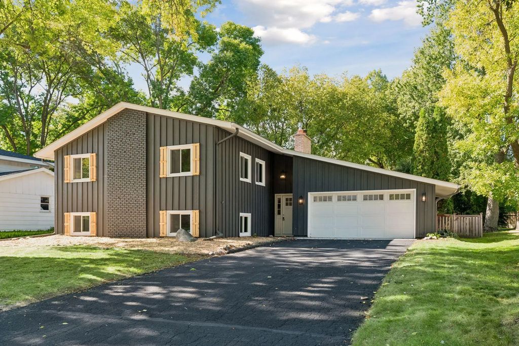 5516 Warden Avenue, Edina