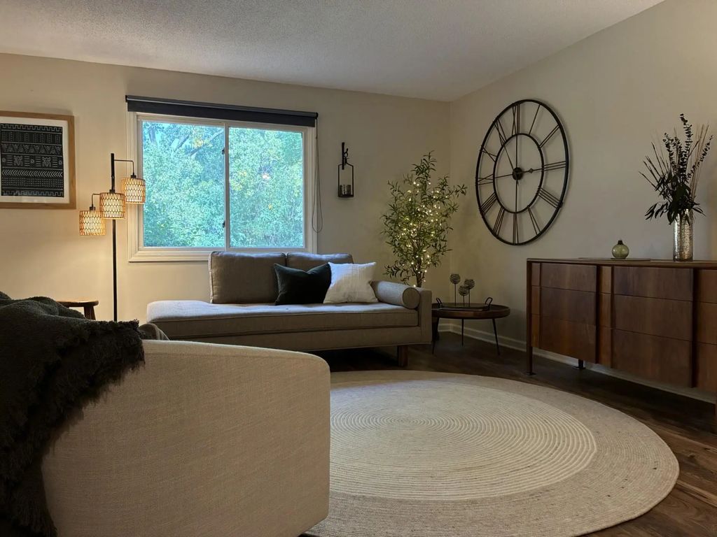 997 Heritage Court E, Vadnais Heights