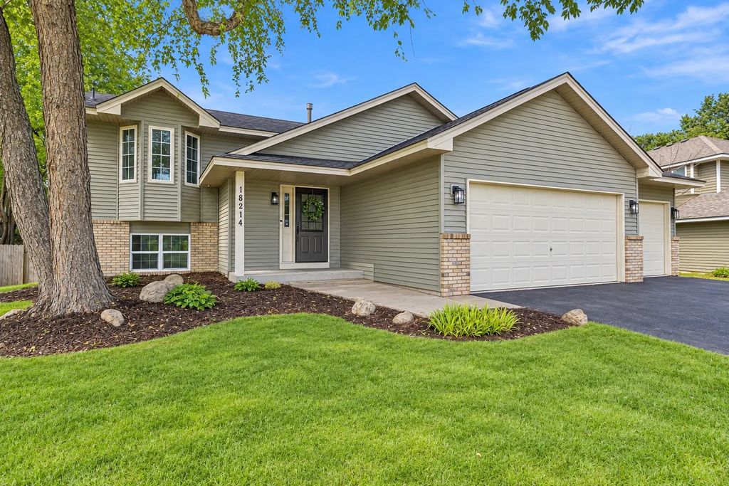 18214 Ironton Street Nw, Elk River