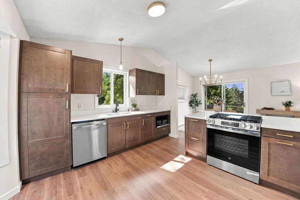 18214 Ironton Street Nw, Elk River