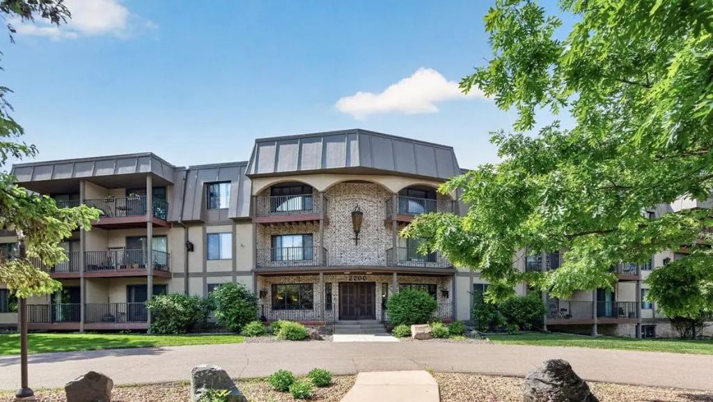 2200 Nevada Avenue S 210, Saint Louis Park