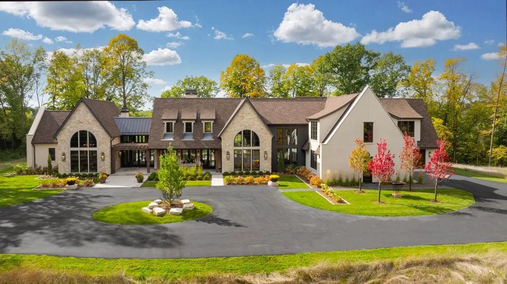 2295 Tamarack Drive, Medina