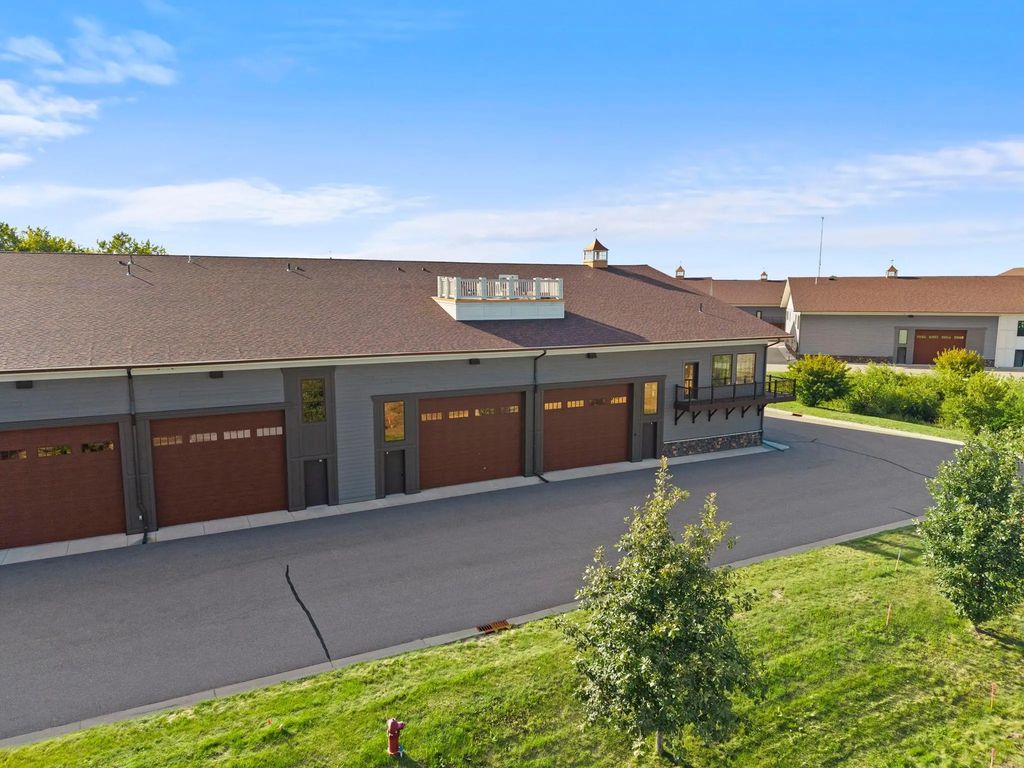 3520 Arrowhead Drive 9, Medina