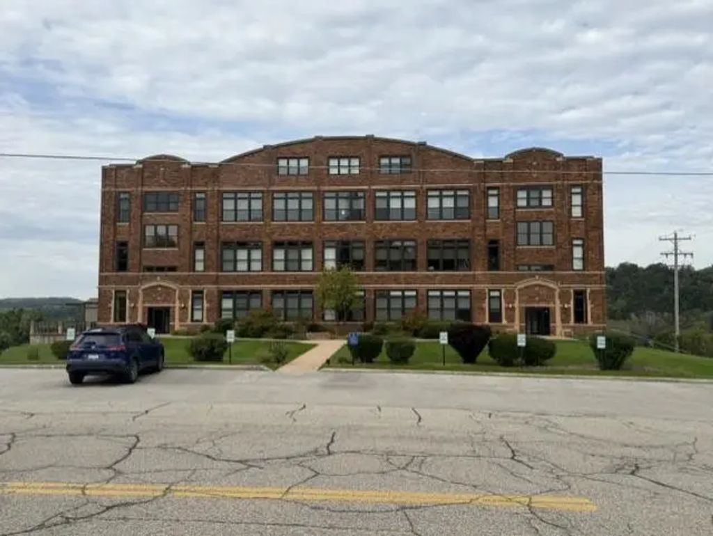 201 Ridgeview Lane S 205, Lanesboro