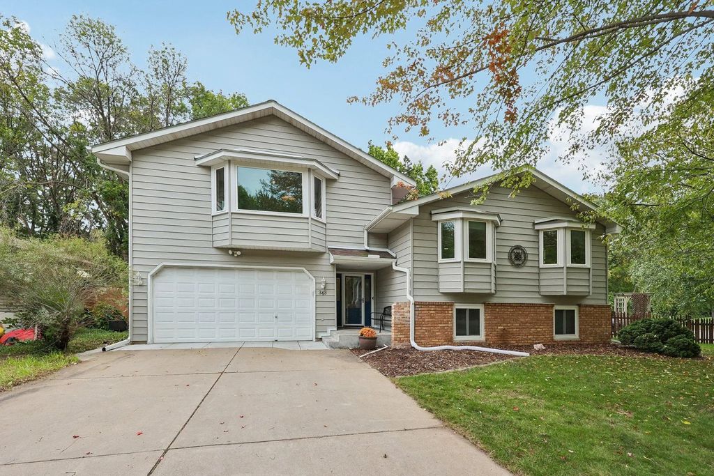 343 Sunrise Lane, Champlin