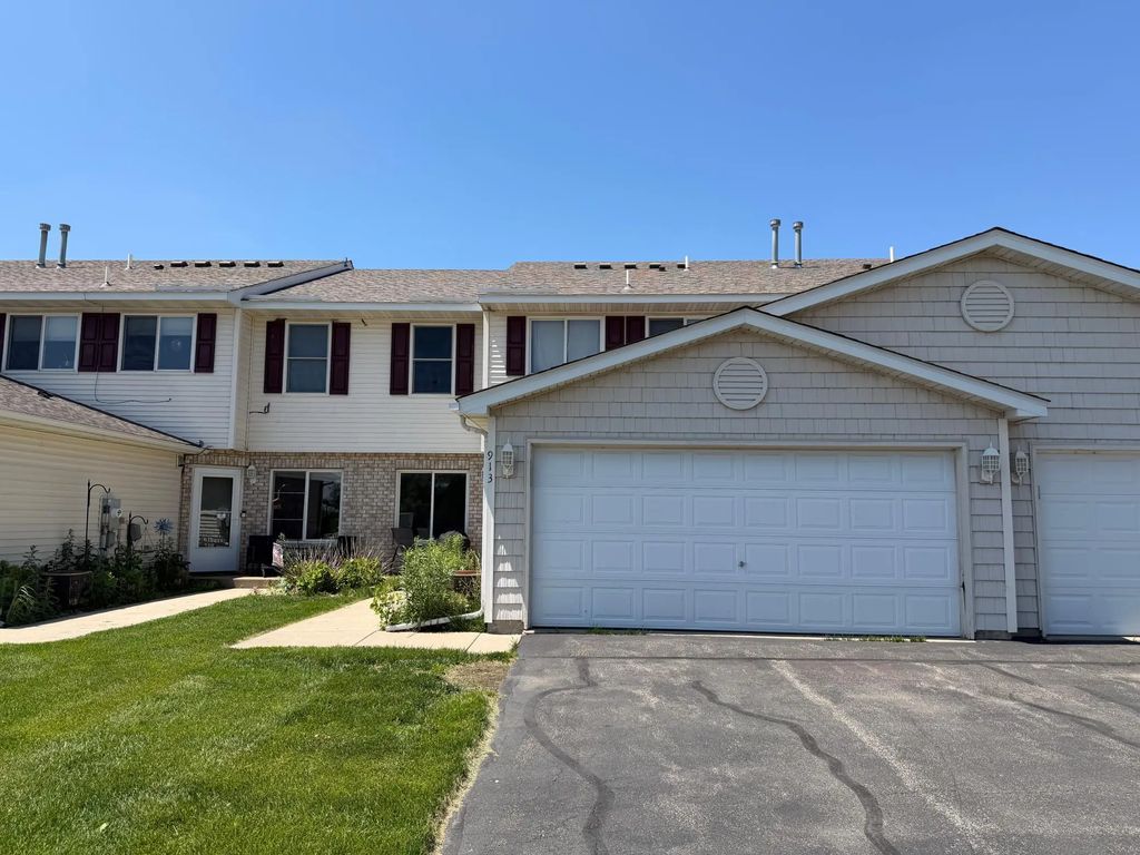 913 Serenity Circle, Norwood Young America