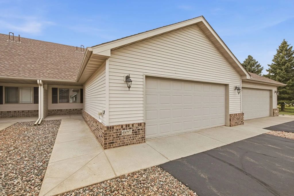 606 Graceview Drive, Saint Joseph