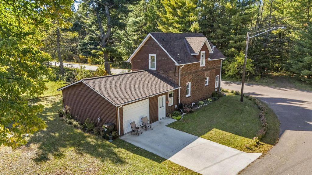 7338 Main Street, Willow River