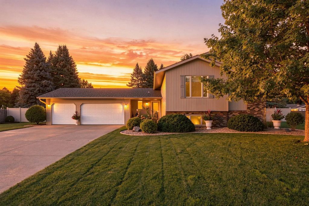 4760 Larson Road, Shoreview