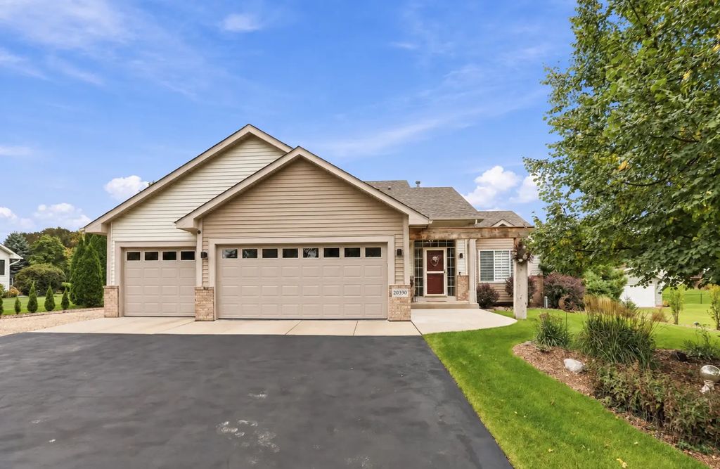 20390 Pintail Court, Rogers