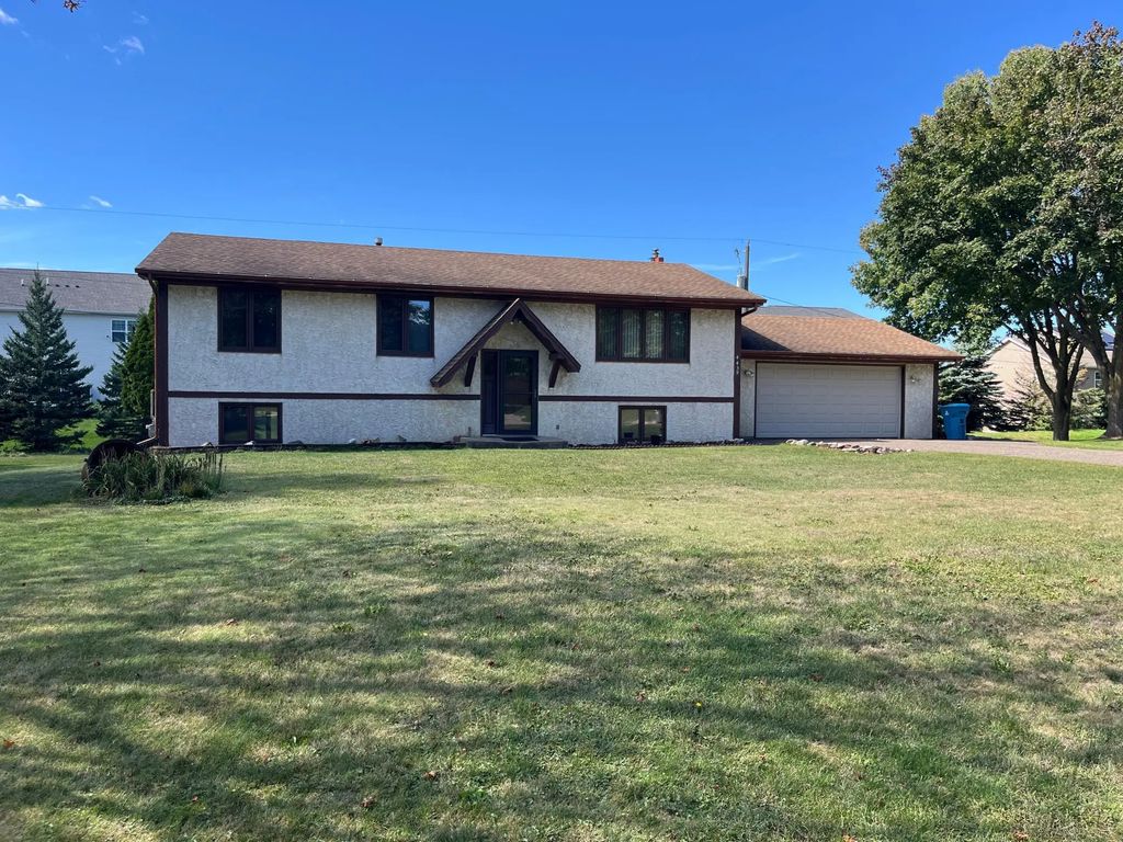 4459 Urbandale Court N, Plymouth