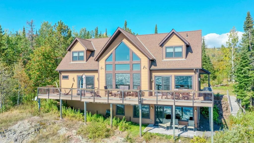 41 W Rosebush Lane, Grand Marais